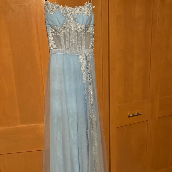 Long light blue prom dress with slit. Size 0 - Picture 3 of 3
